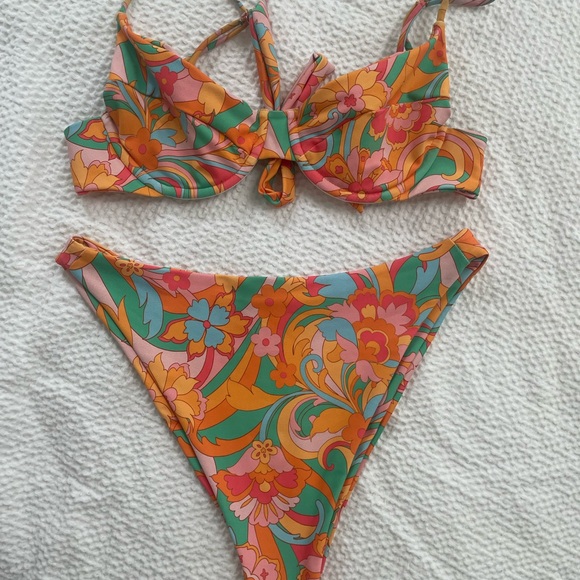 Skatie Other - Skatie Nadi Bikini Set Kate Top Medium Kelly Bottoms Large